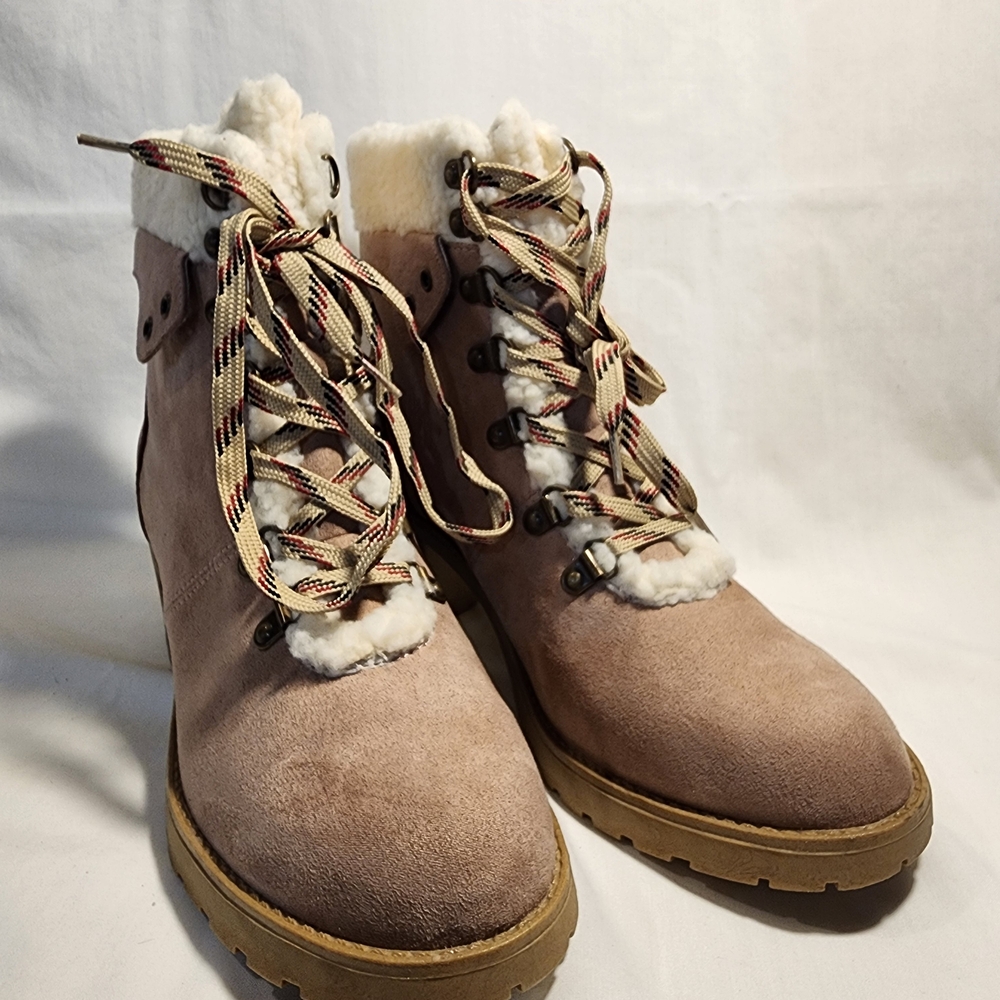 JANE AND THE SHOE Tan Winter Boots with Cream Details